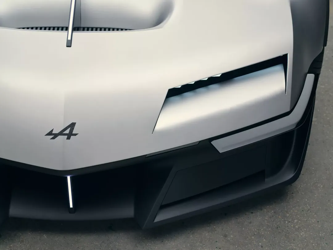Alpine A310 Vision — detal przodu, logo i reflektory