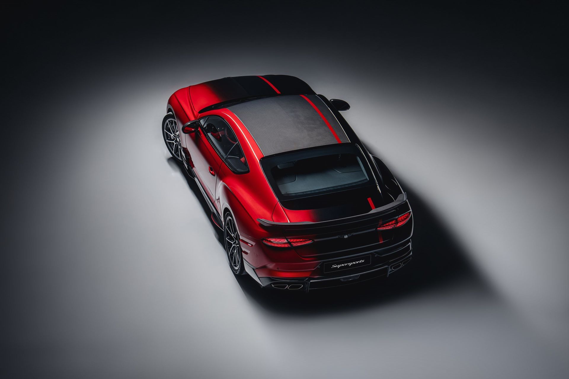 Bentley Supersports Mulliner — widok z góry na tył, przejście gradientu lakieru na dachu