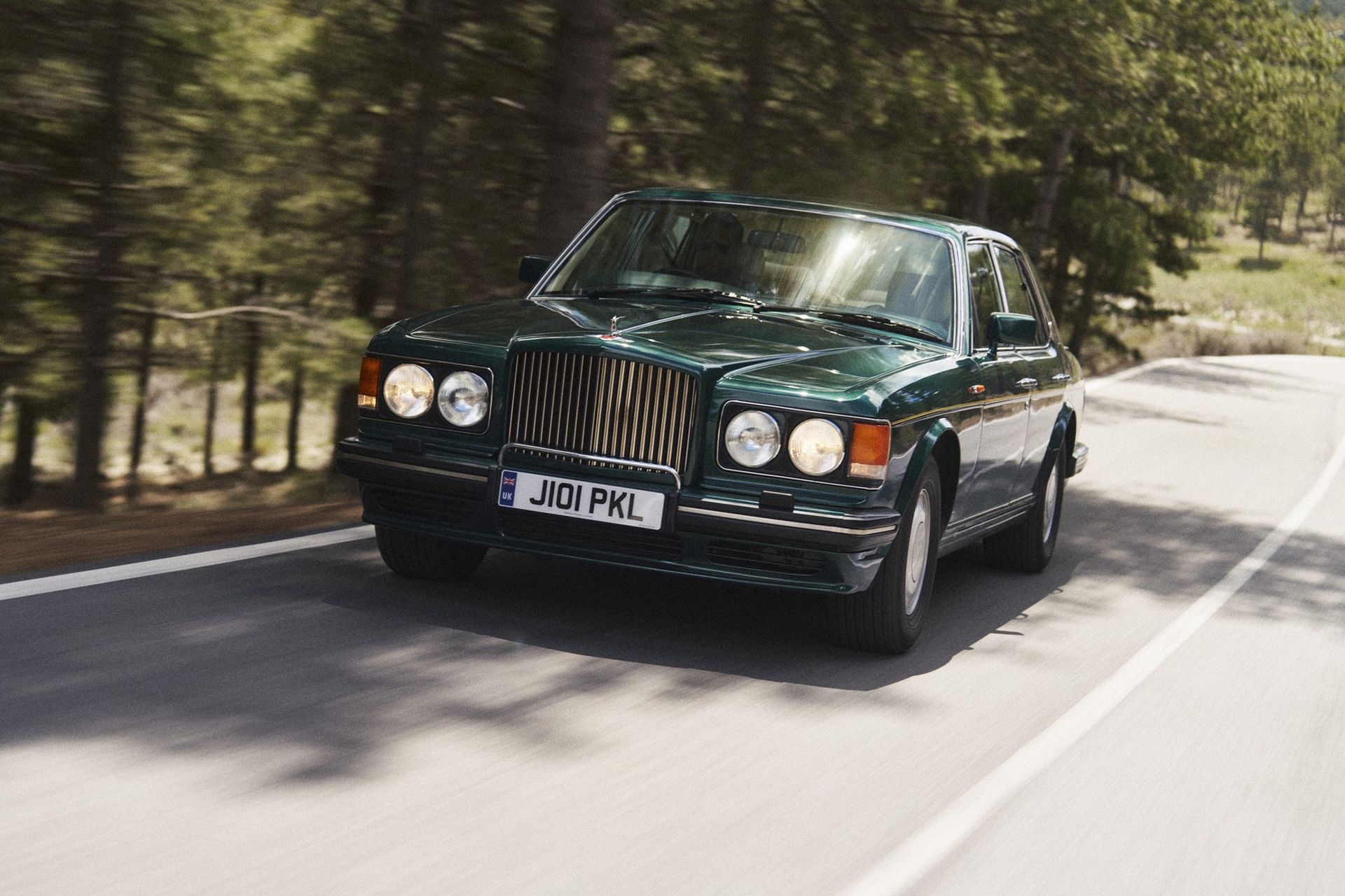 Bentley Turbo R — przód, jazda przez las
