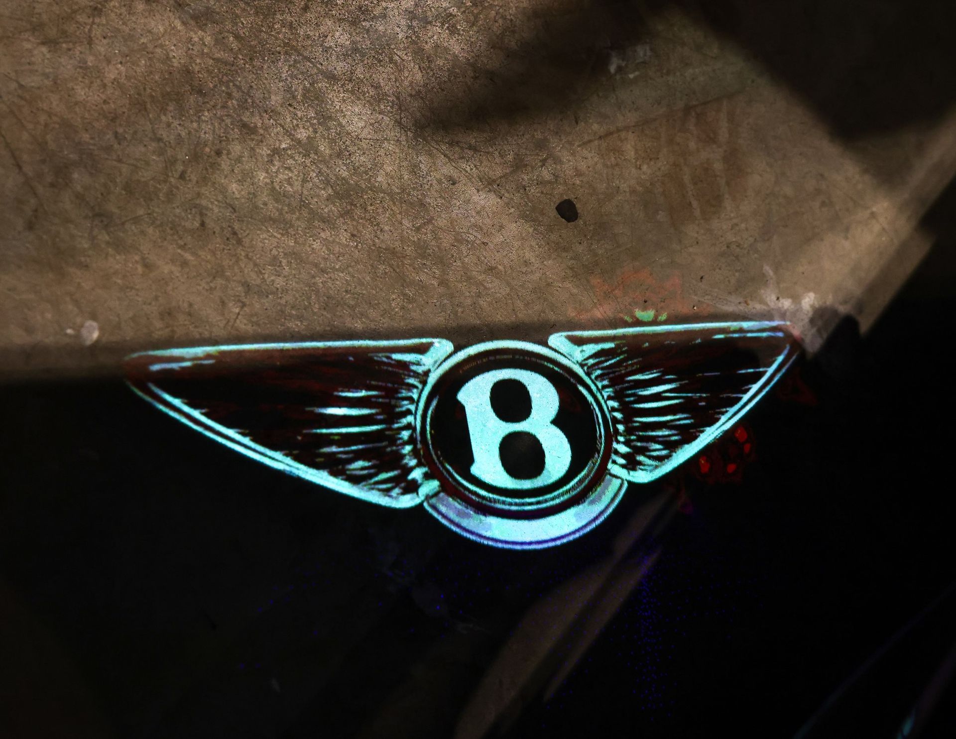 Bentley — logo, pokaz w Nowym Jorku