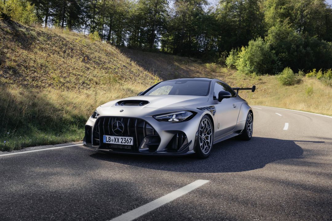 Mercedes-AMG CLE 646 Spezialanfertigung — przód, na drodze