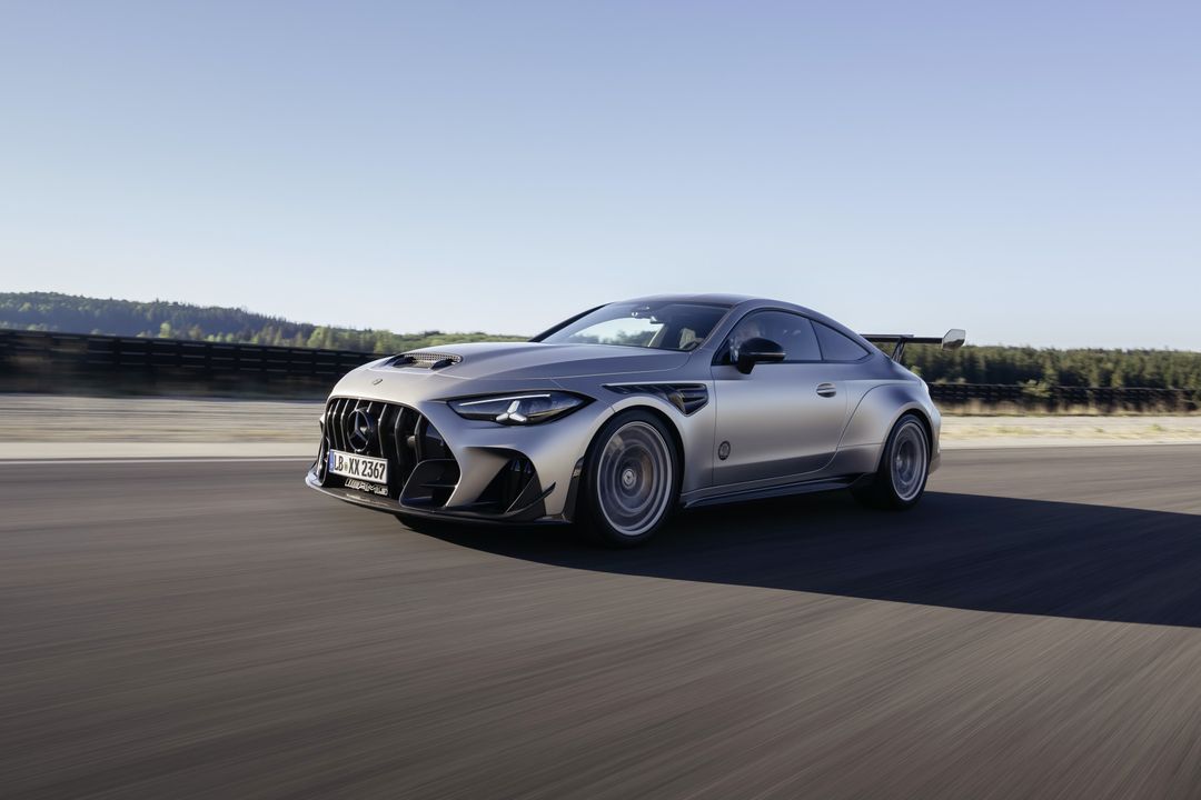 Mercedes-AMG CLE 646 Spezialanfertigung — bok, jazda na torze