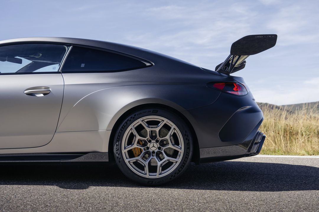 Mercedes-AMG CLE 646 Spezialanfertigung — tył, na drodze