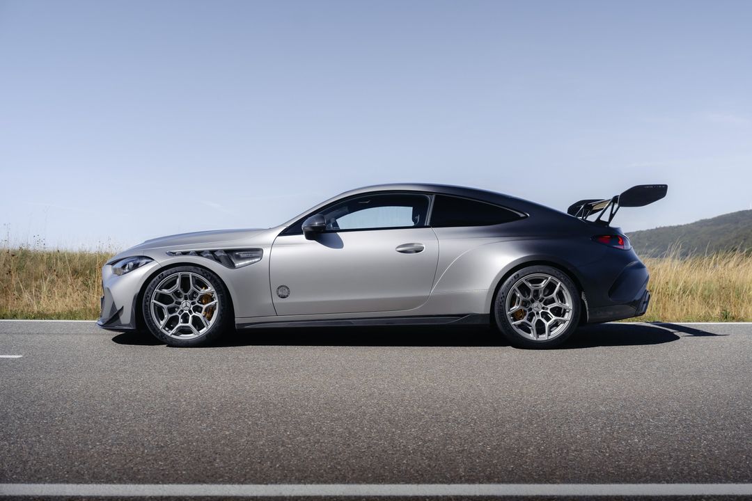 Mercedes-AMG CLE 646 Spezialanfertigung — bok, na drodze