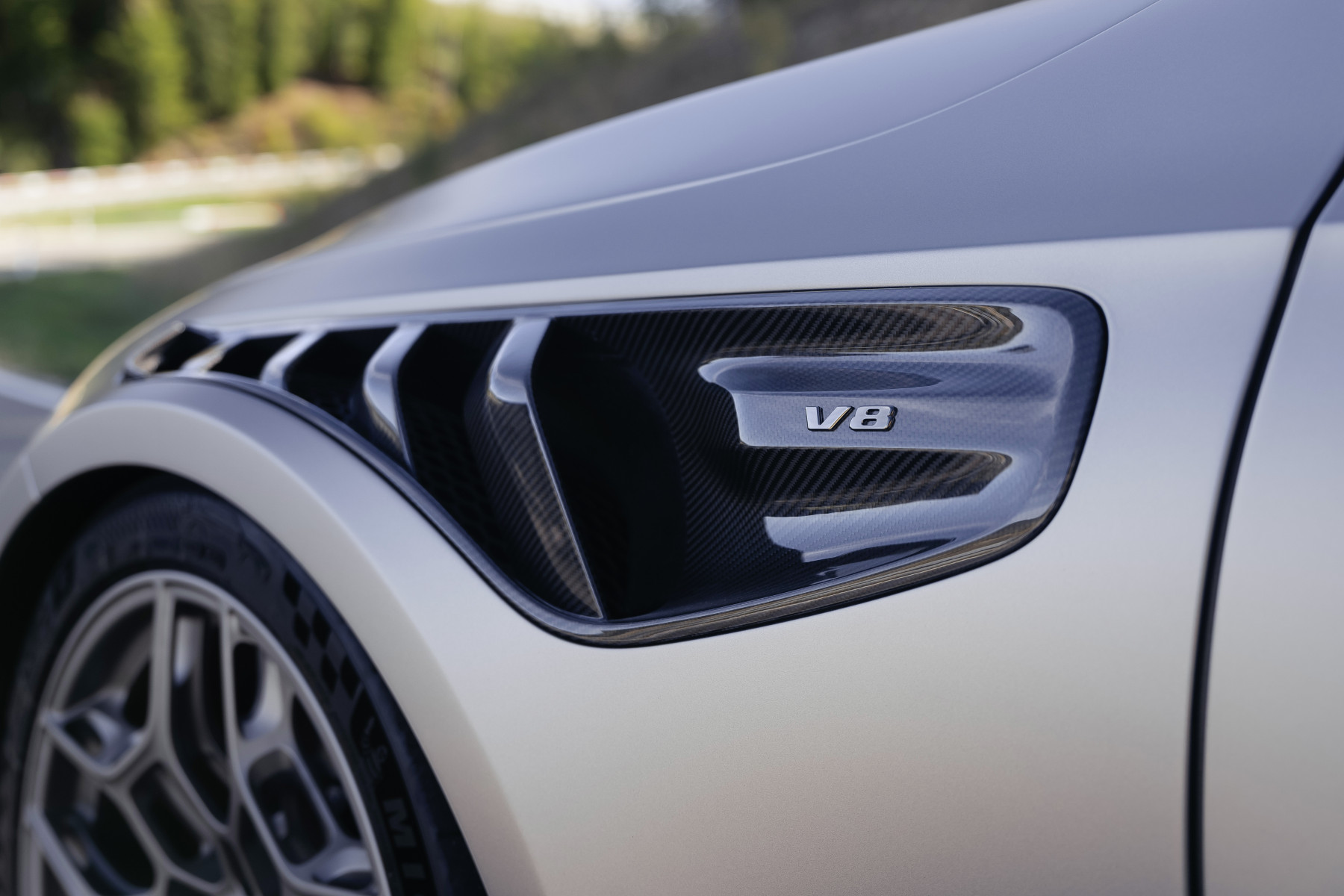 Mercedes-AMG CLE 646 Spezialanfertigung — detal, wlot powietrza V8