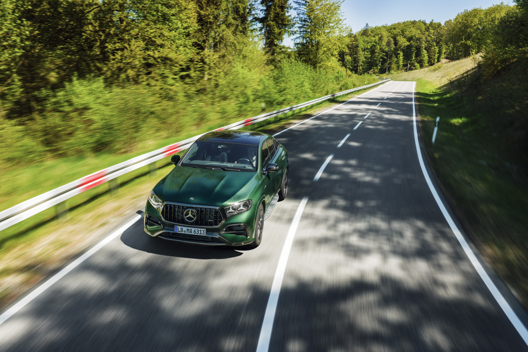 Mercedes-AMG GLE 63 S Coupe — przód 3/4, dynamiczna jazda na zakręcie