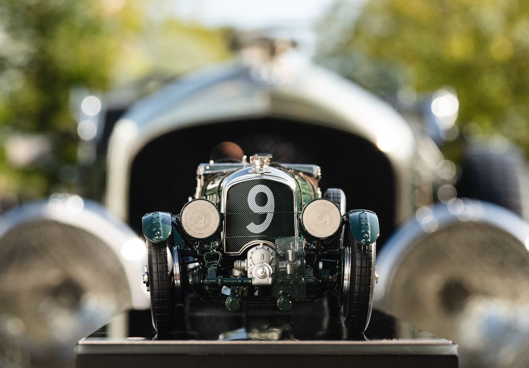 Bentley Blower Jnr — model, przód