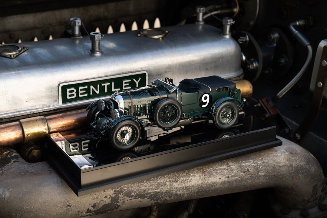 Bentley Blower Jnr — model na silniku, detale