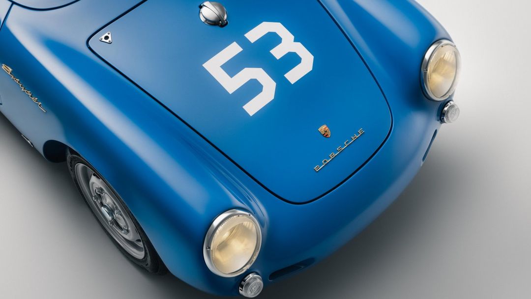 Porsche 550 J — przód, niebieski egzemplarz z numerem 53