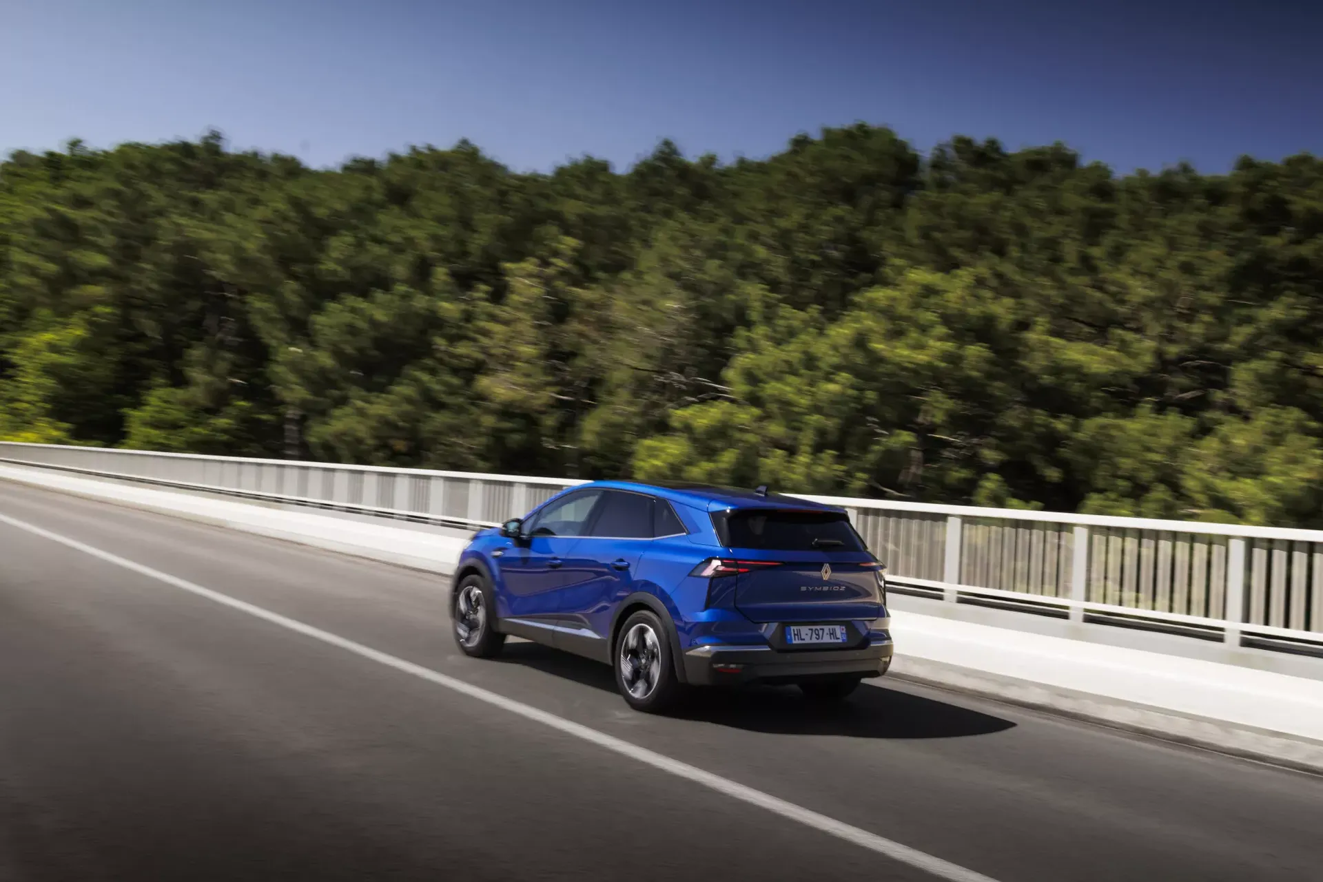 Renault Eco-G 120 — detal: plakietka oznaczenia napędu LPG na błotniku