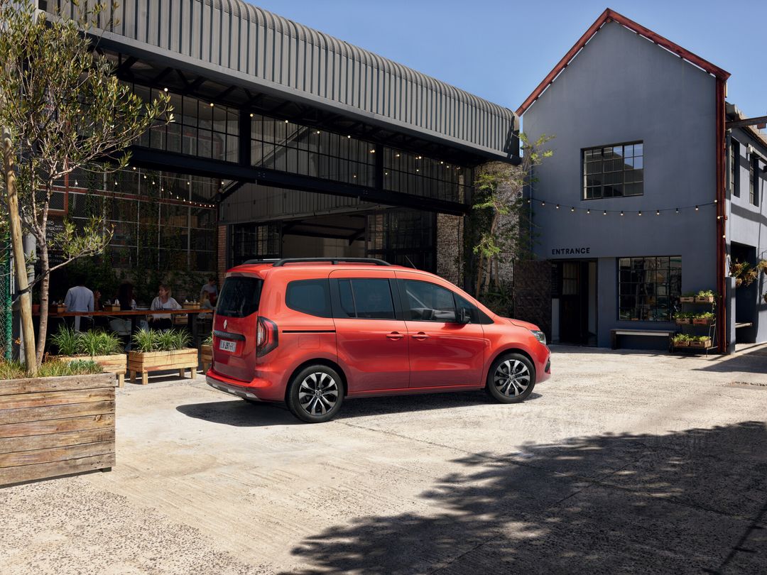 Renault Kangoo E-Tech — bok, czerwony