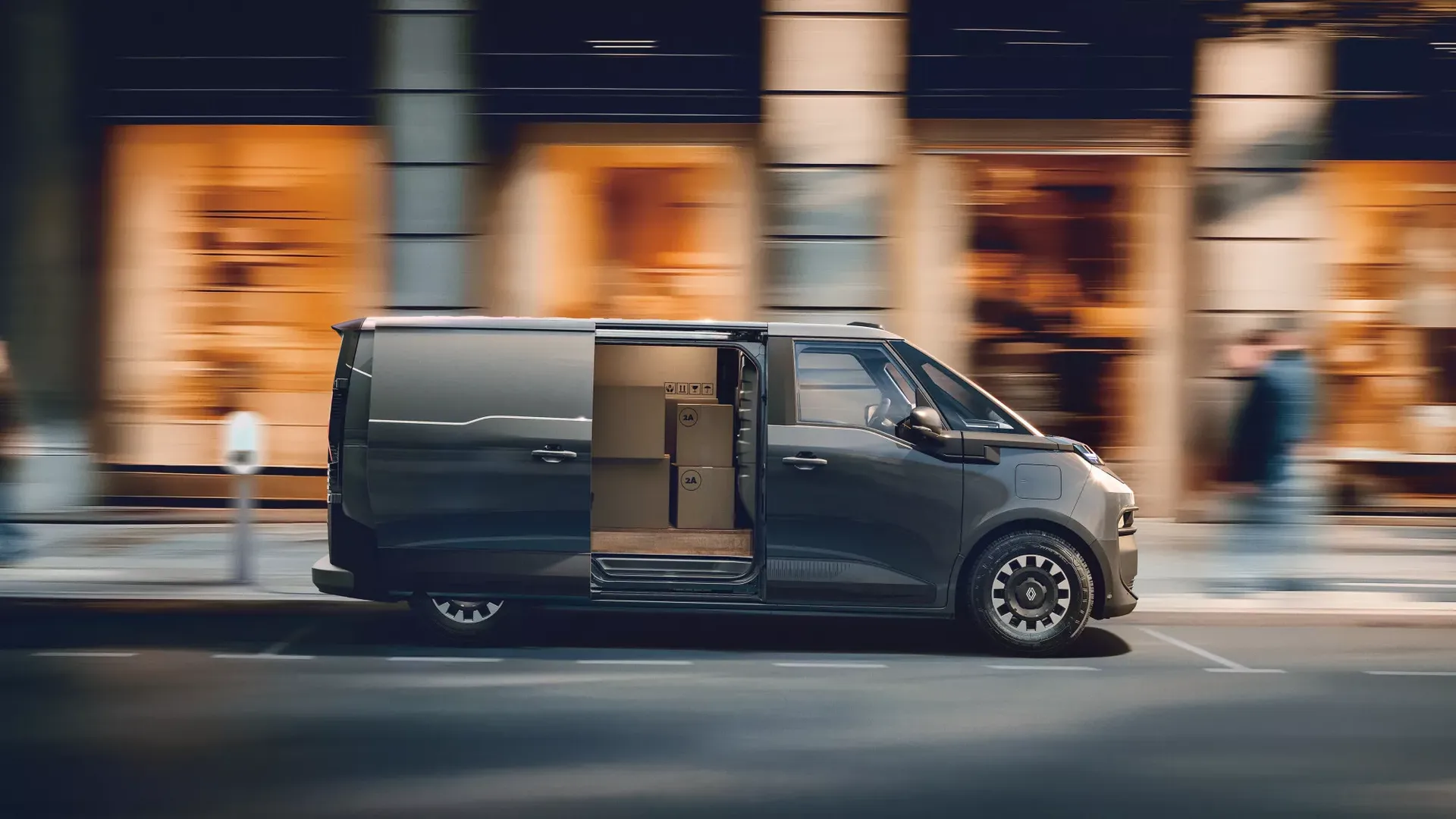 Renault Trafic Van E-Tech electric — bok, załadunek