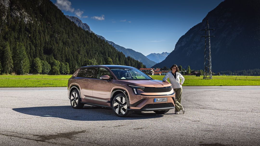 Škoda Epiq — przód, 3/4, krajobraz górski